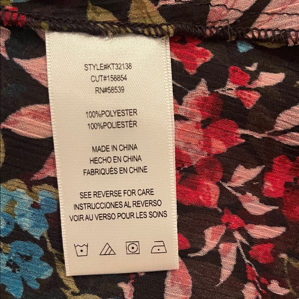 Kut from the Kloth Floral Sheer Long Folding Sleeve Button Down Blouse EUC - Picture 7 of 7